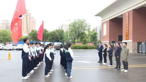 安徽阜南玉泉中學組織開展參觀黃崗柳編傳統工藝制作社會實踐活動