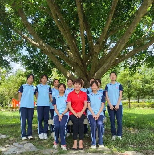 致敬 她帶著4歲女兒到河源支教,期滿后選擇留下繼續(xù)任教