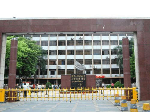 廣州的高考工廠來了,這是哪所學校 堪稱清華北大后援隊