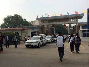 安徽毛坦廠中學考生出征高考