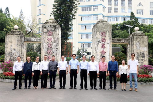 文學(xué)與傳媒學(xué)院赴博白縣開展回訪校友暨訪企拓崗促就業(yè)專項行動