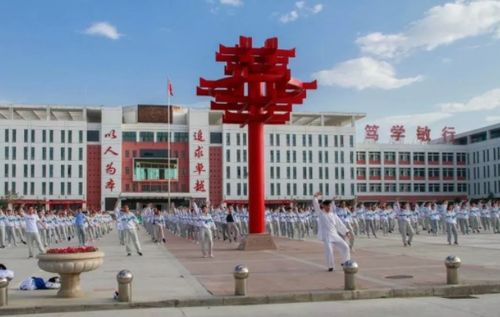 中國高中排名前10強出爐，衡水中學躋身前三，榜首當之無愧云鎮(zhèn)中學